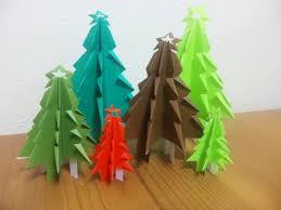 今年のクリスマスツリーは手作りで立体的に作ろう 段ボールや折り紙では難しい もちしるべ 頭のストレス解消ブログ